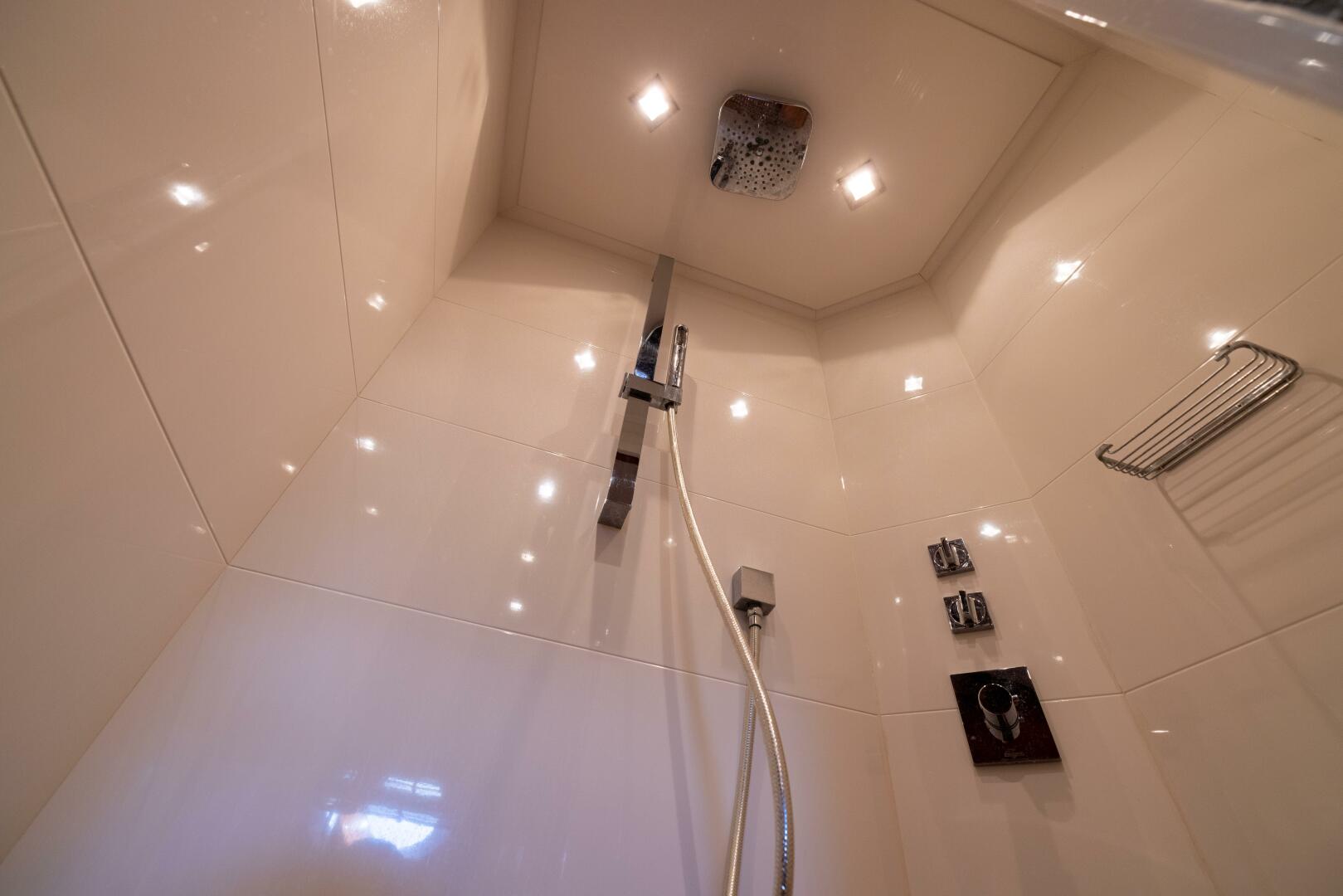 Slide: The Image of Benetti Legend 85 - 5064035