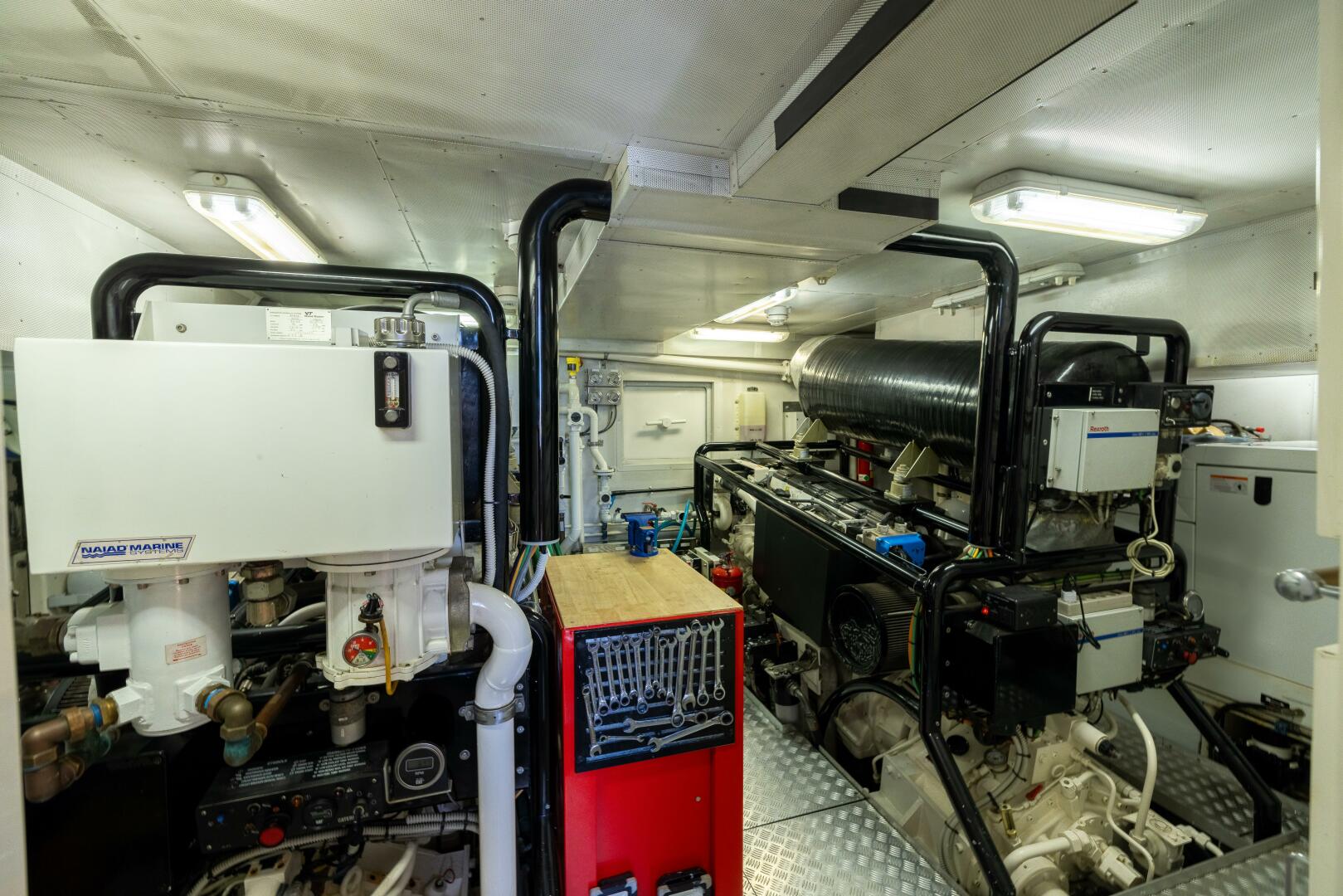 Slide: The Image of Benetti Legend 85 - 5063987