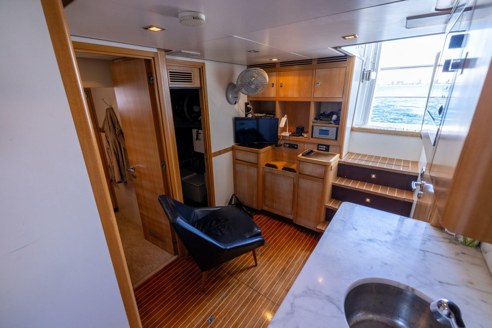 Slide: The Image of Benetti Legend 85 - 5063997