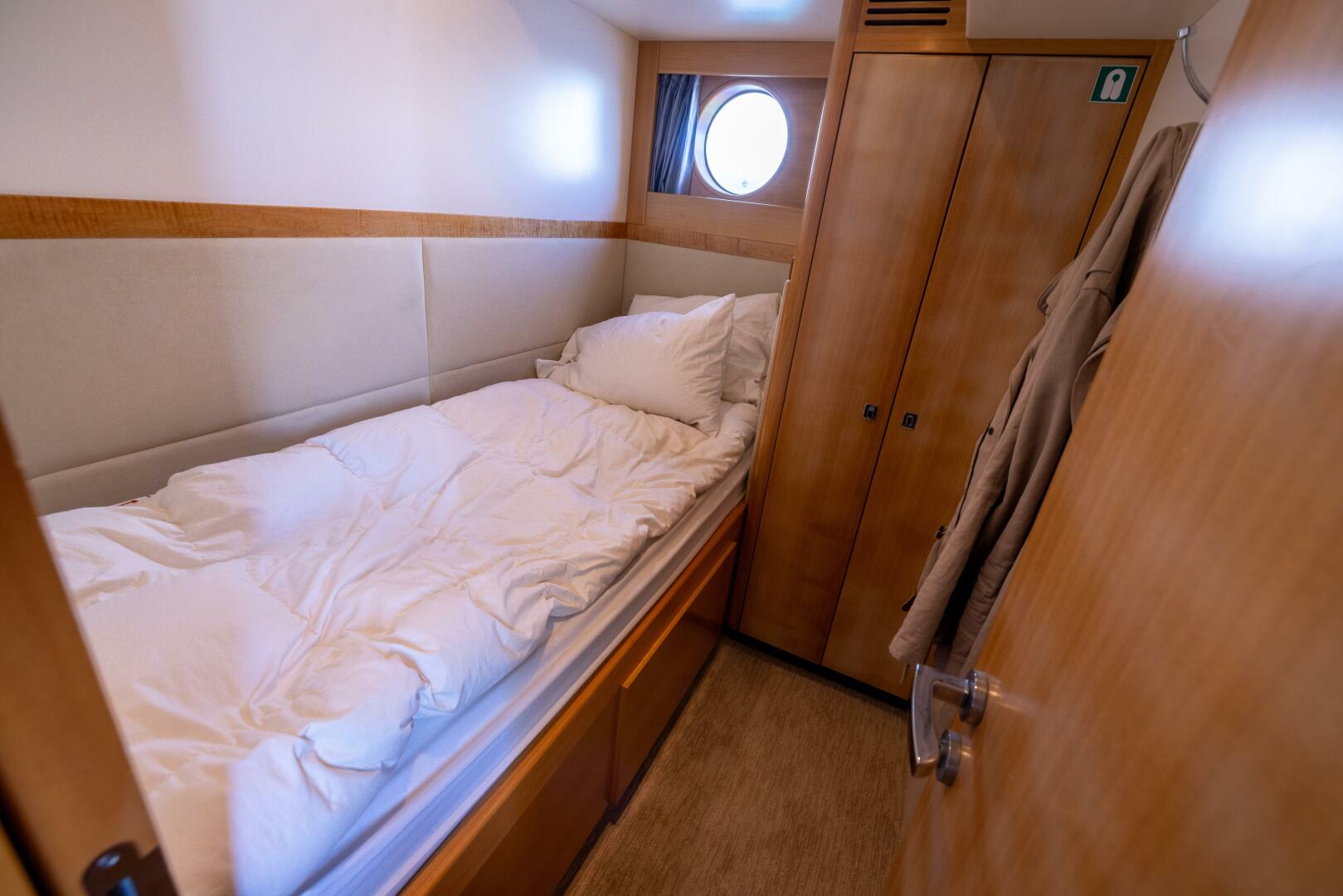 Slide: The Image of Benetti Legend 85 - 5063998