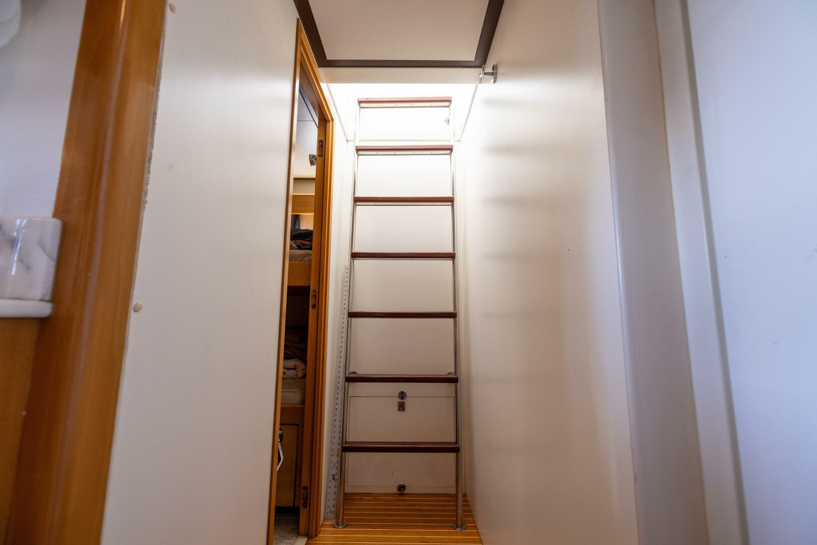 Slide: The Image of Benetti Legend 85 - 5064019