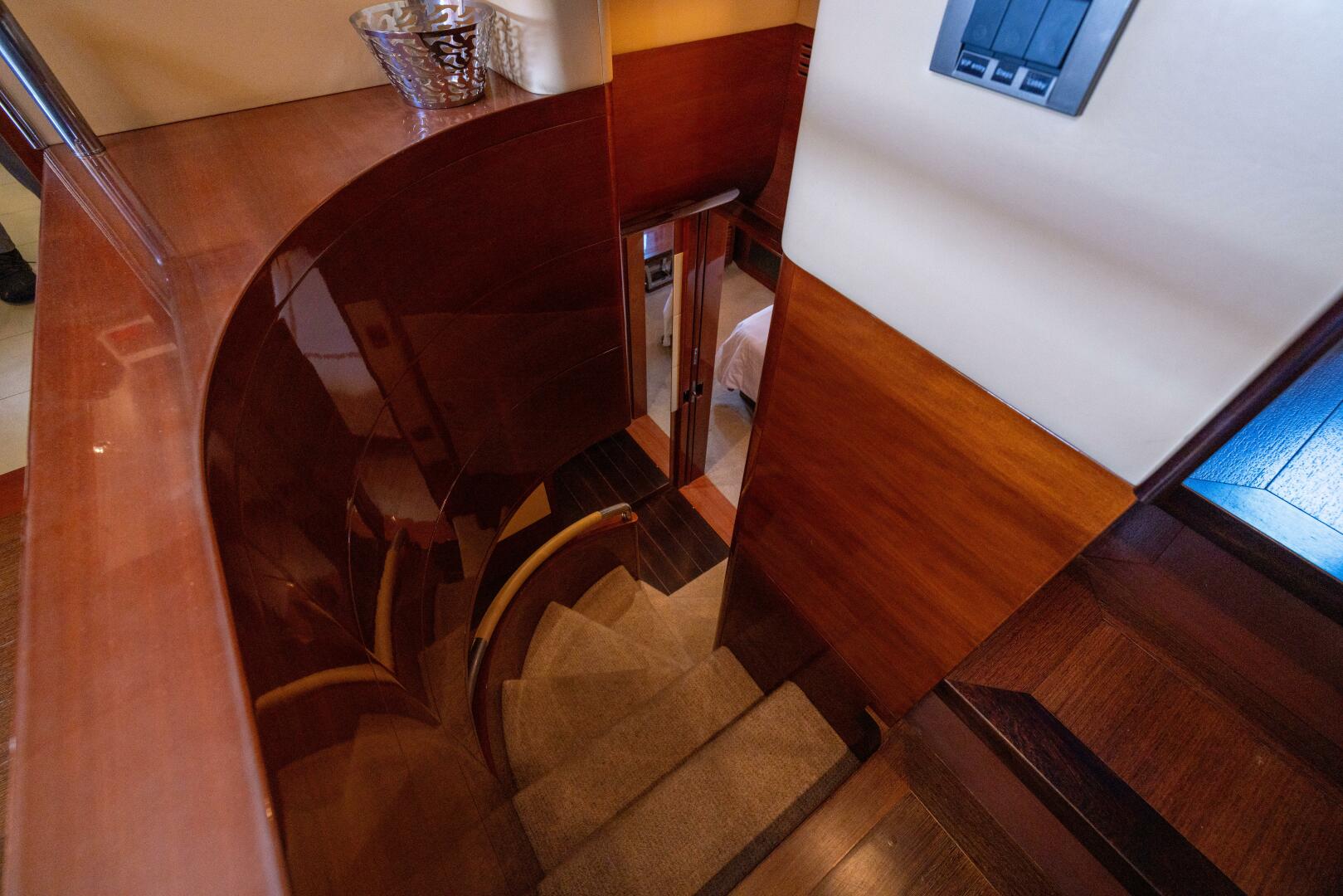 Slide: The Image of Benetti Legend 85 - 5064020