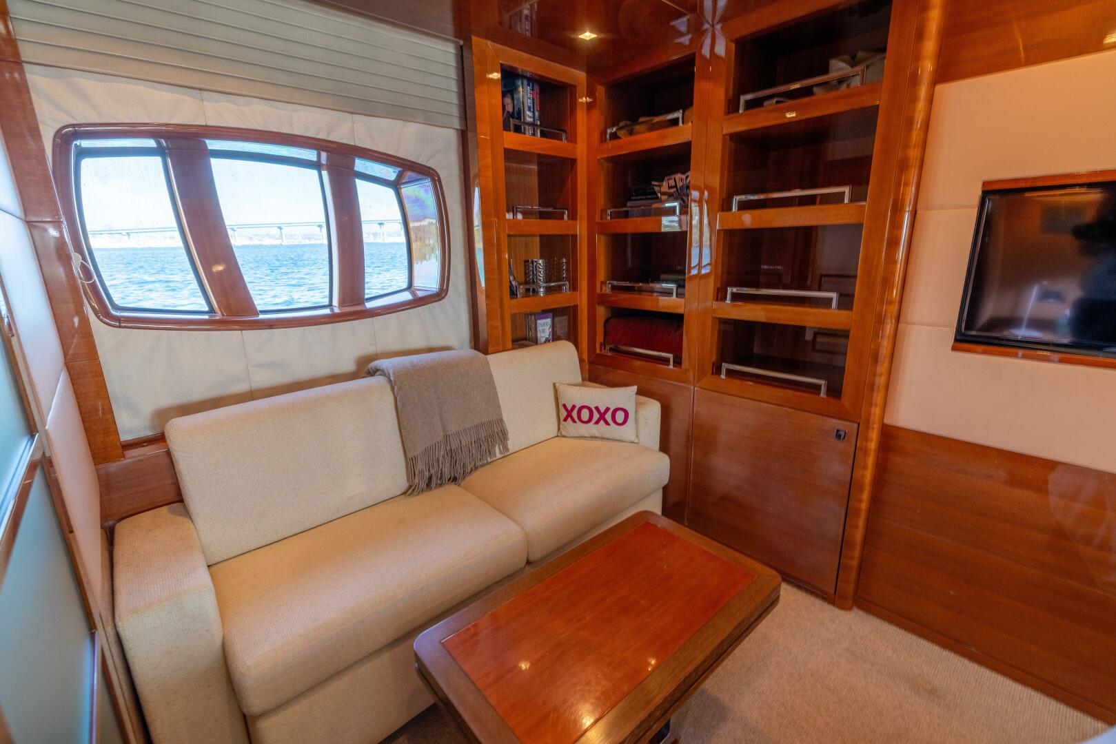 Slide: The Image of Benetti Legend 85 - 5064024