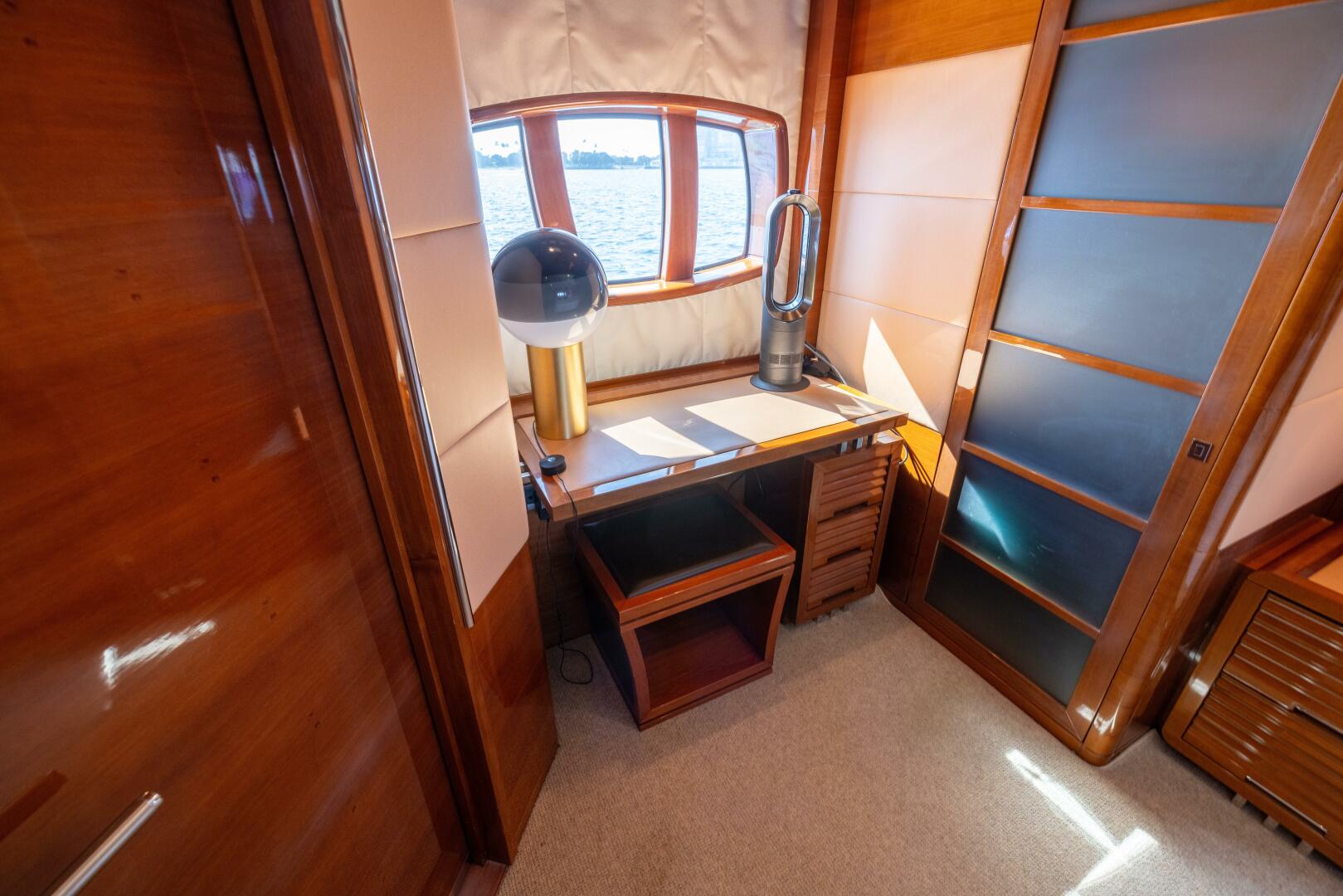 Slide: The Image of Benetti Legend 85 - 5064026