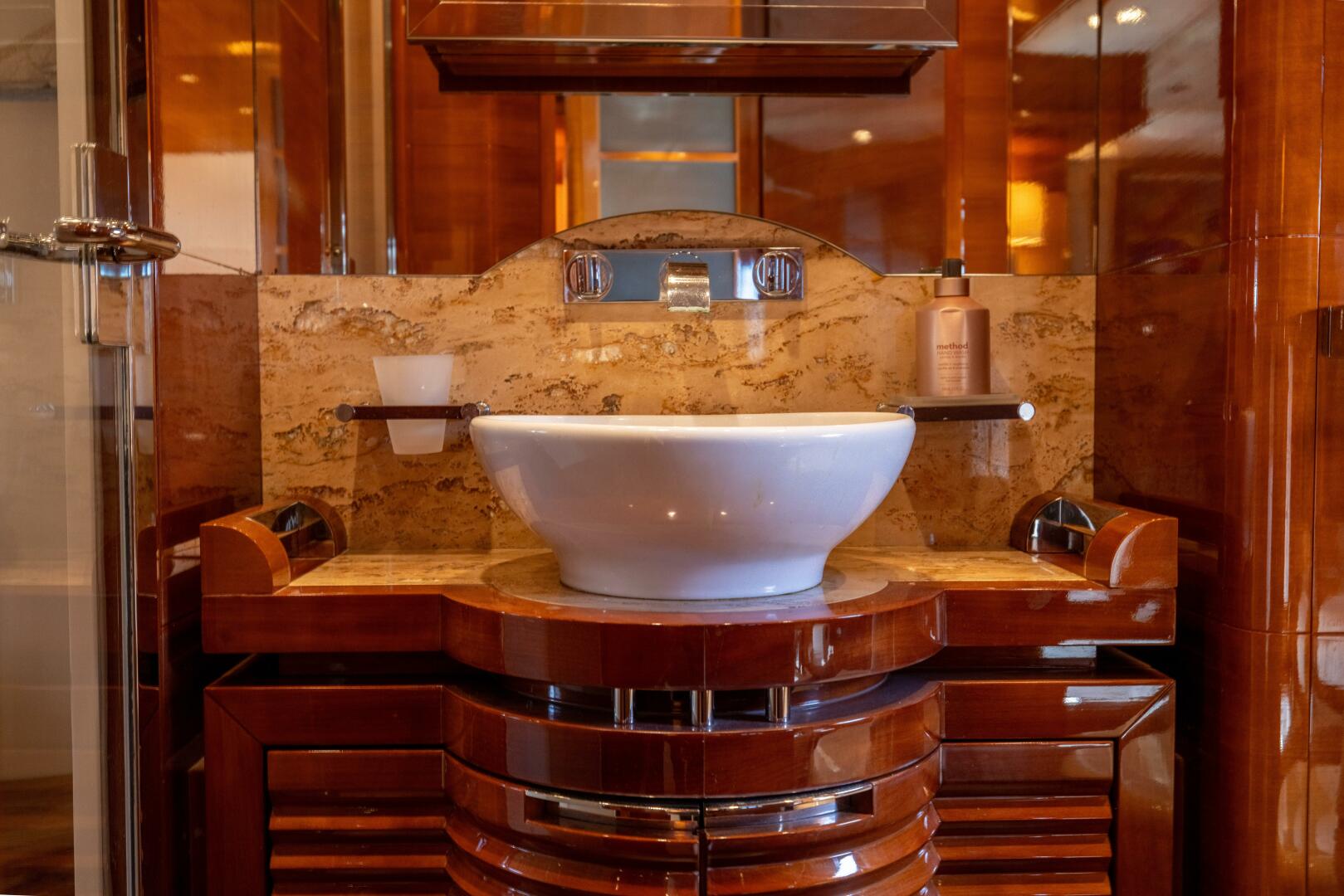 Slide: The Image of Benetti Legend 85 - 5064028