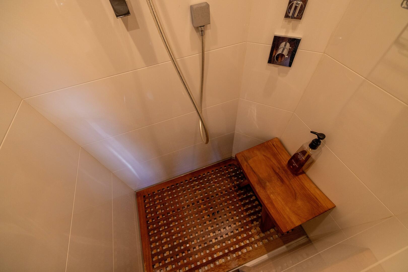 Slide: The Image of Benetti Legend 85 - 5064034