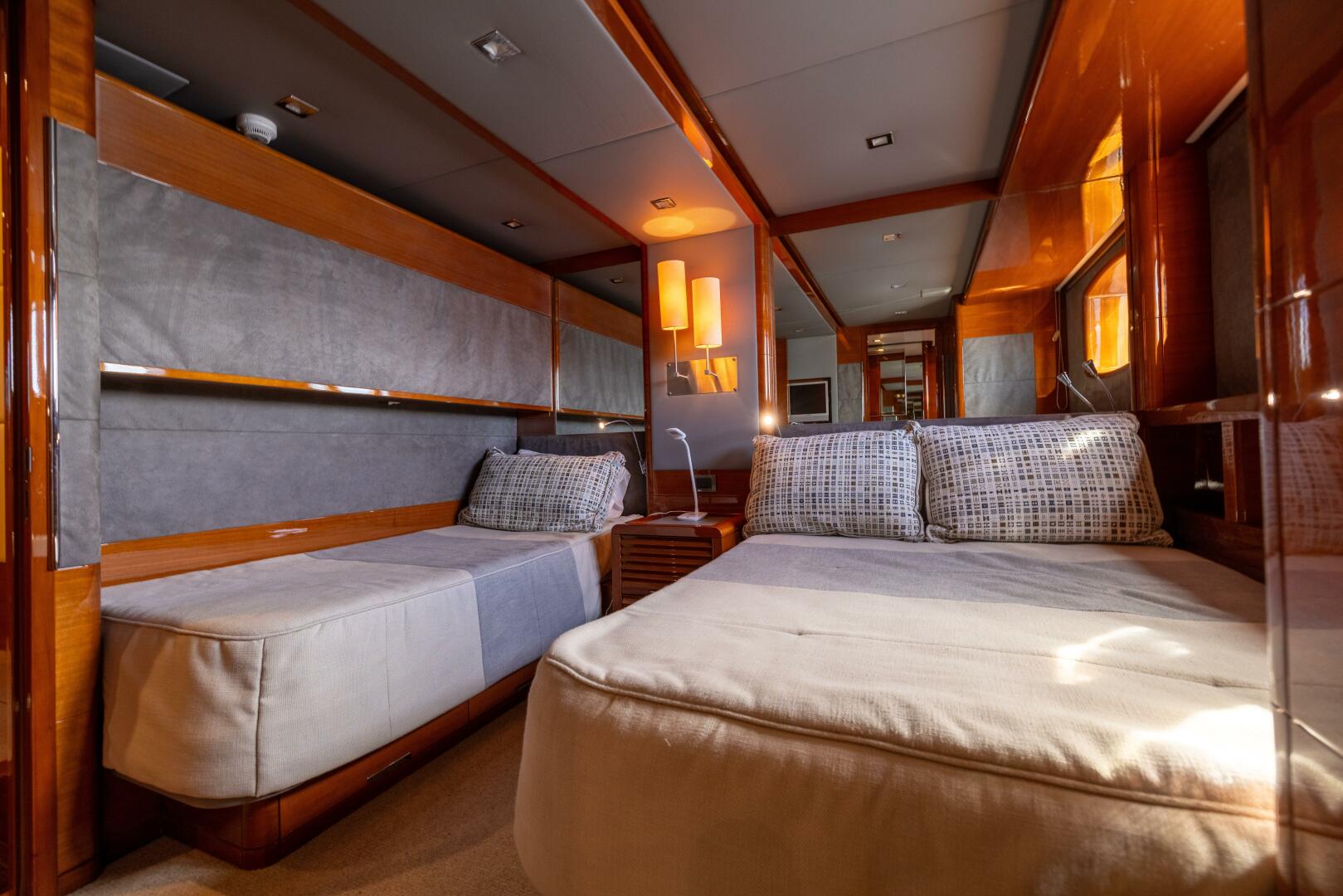 Slide: The Image of Benetti Legend 85 - 5064037