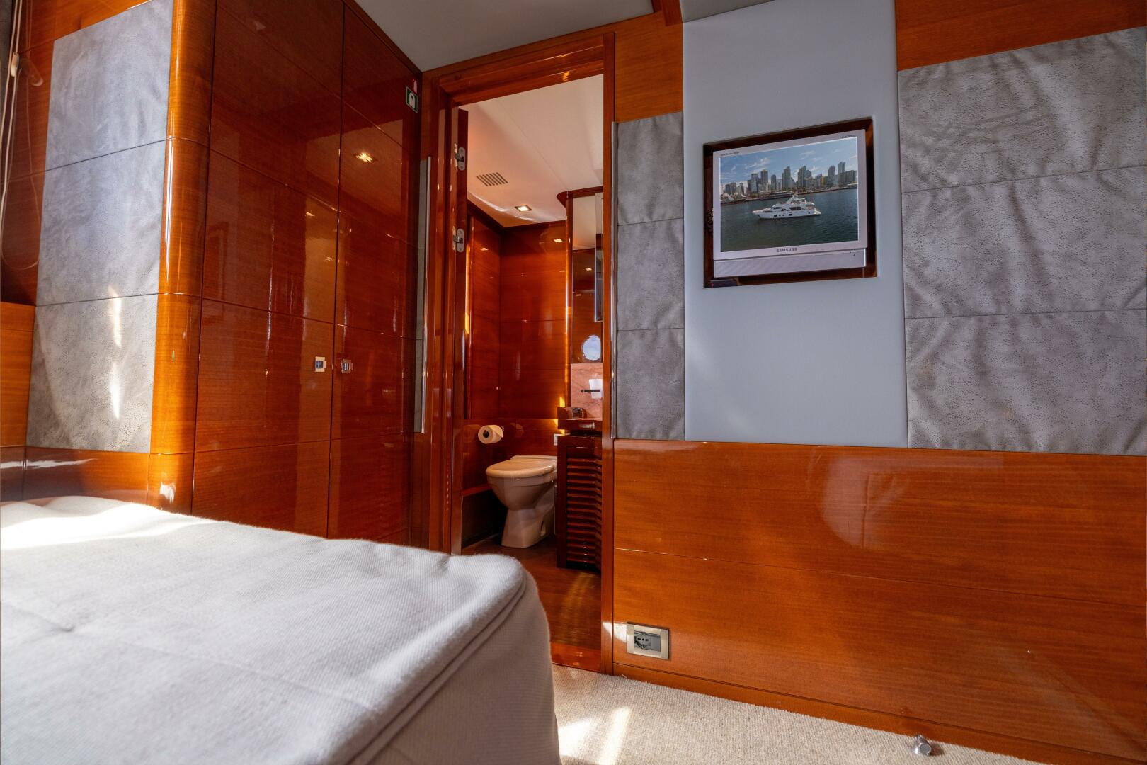 Slide: The Image of Benetti Legend 85 - 5064042