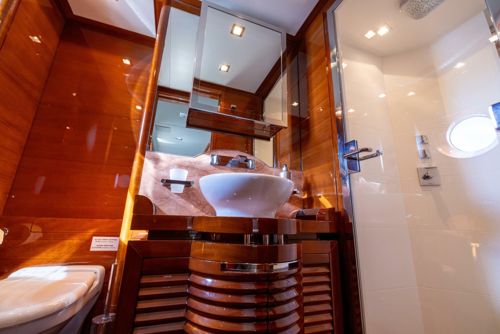 Slide: The Image of Benetti Legend 85 - 5064046