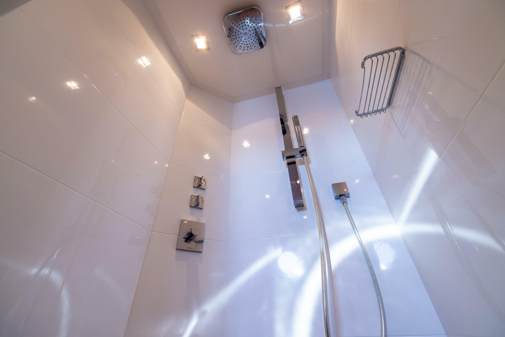 Slide: The Image of Benetti Legend 85 - 5064052