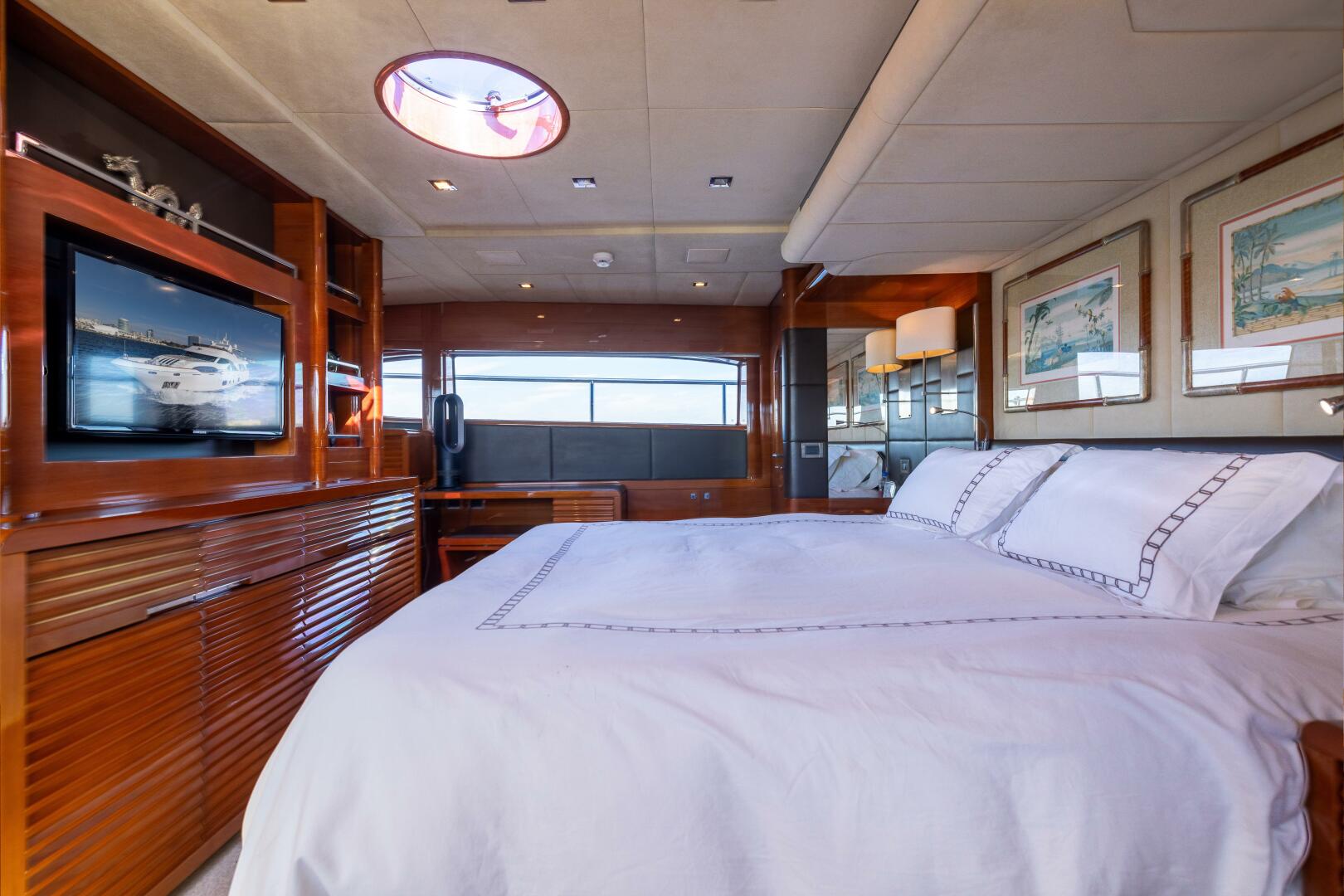 Slide: The Image of Benetti Legend 85 - 5064091