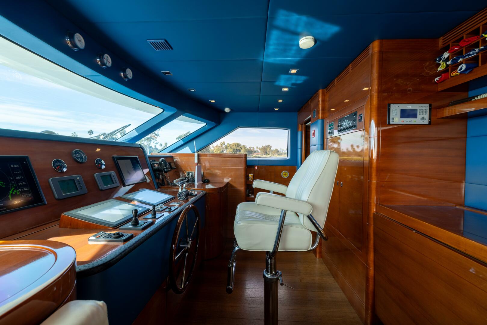 Slide: The Image of Benetti Legend 85 - 5064110