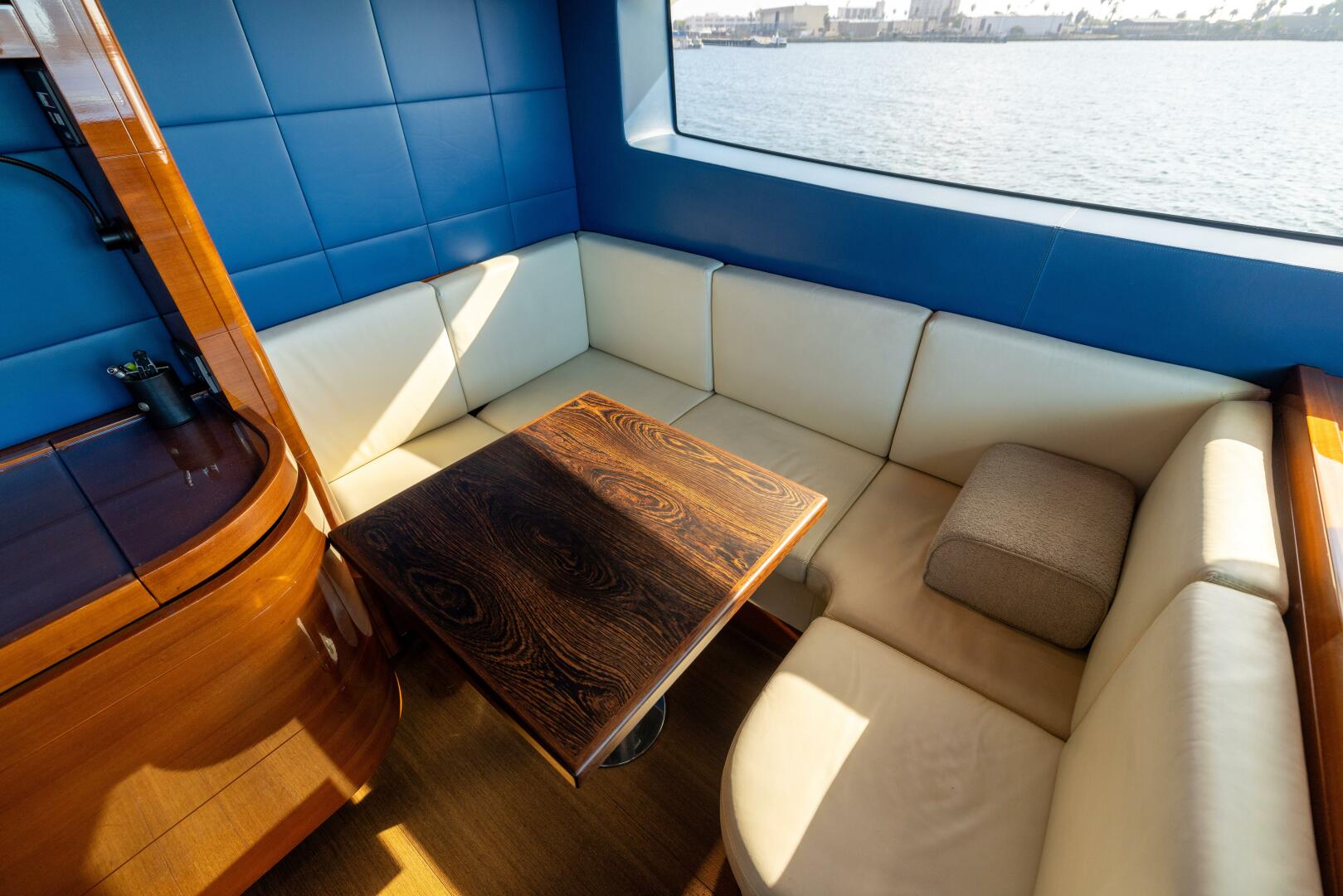 Slide: The Image of Benetti Legend 85 - 5064111