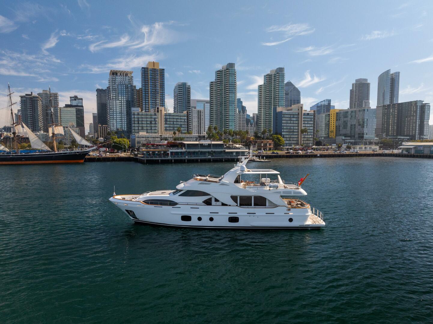 Slide: The Image of Benetti Legend 85 - 5064179