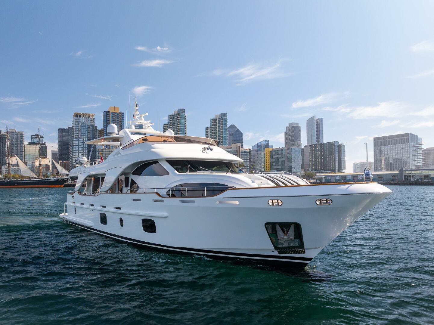 Slide: The Image of Benetti Legend 85 - 5064189