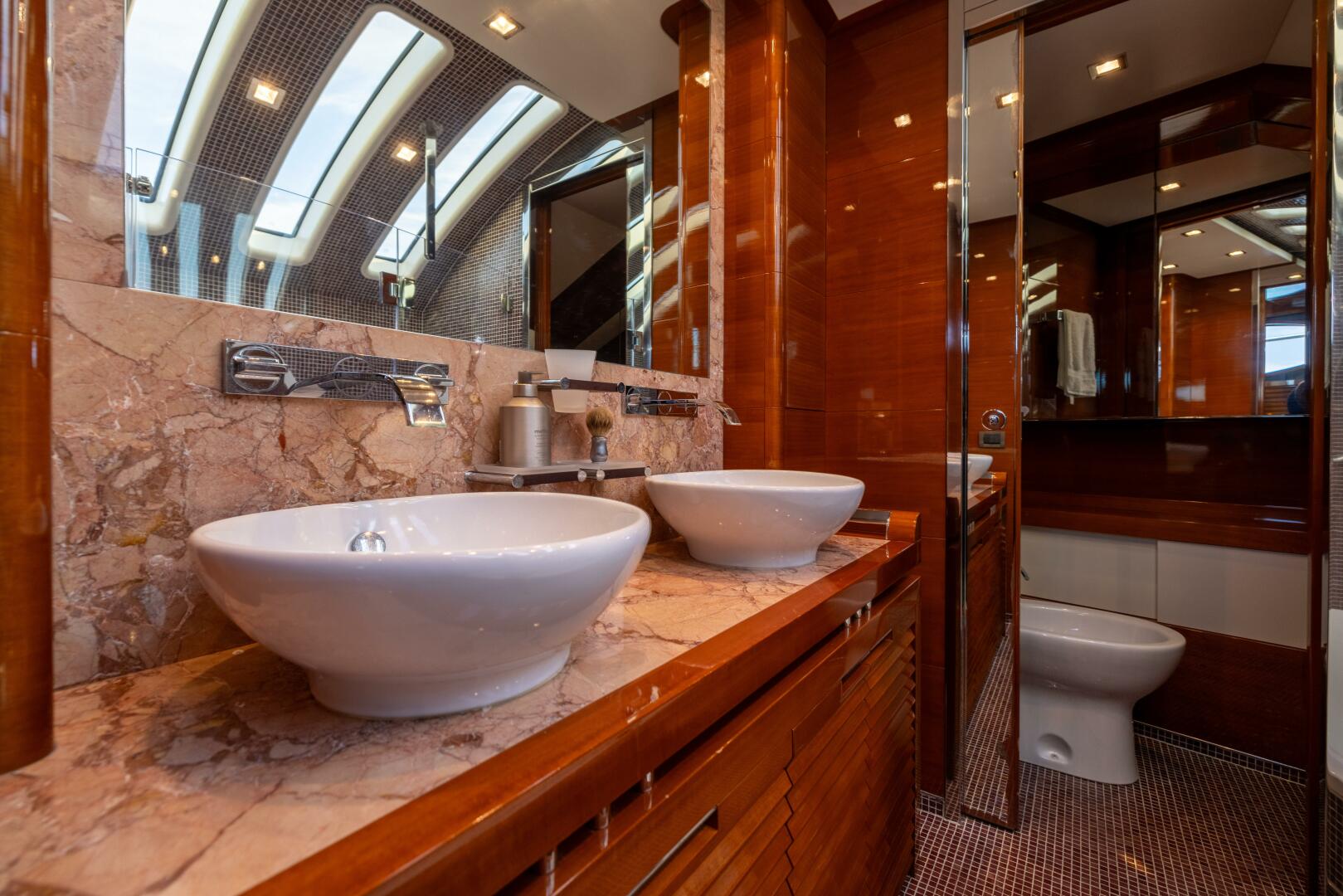 Slide: The Image of Benetti Legend 85 - 5064076
