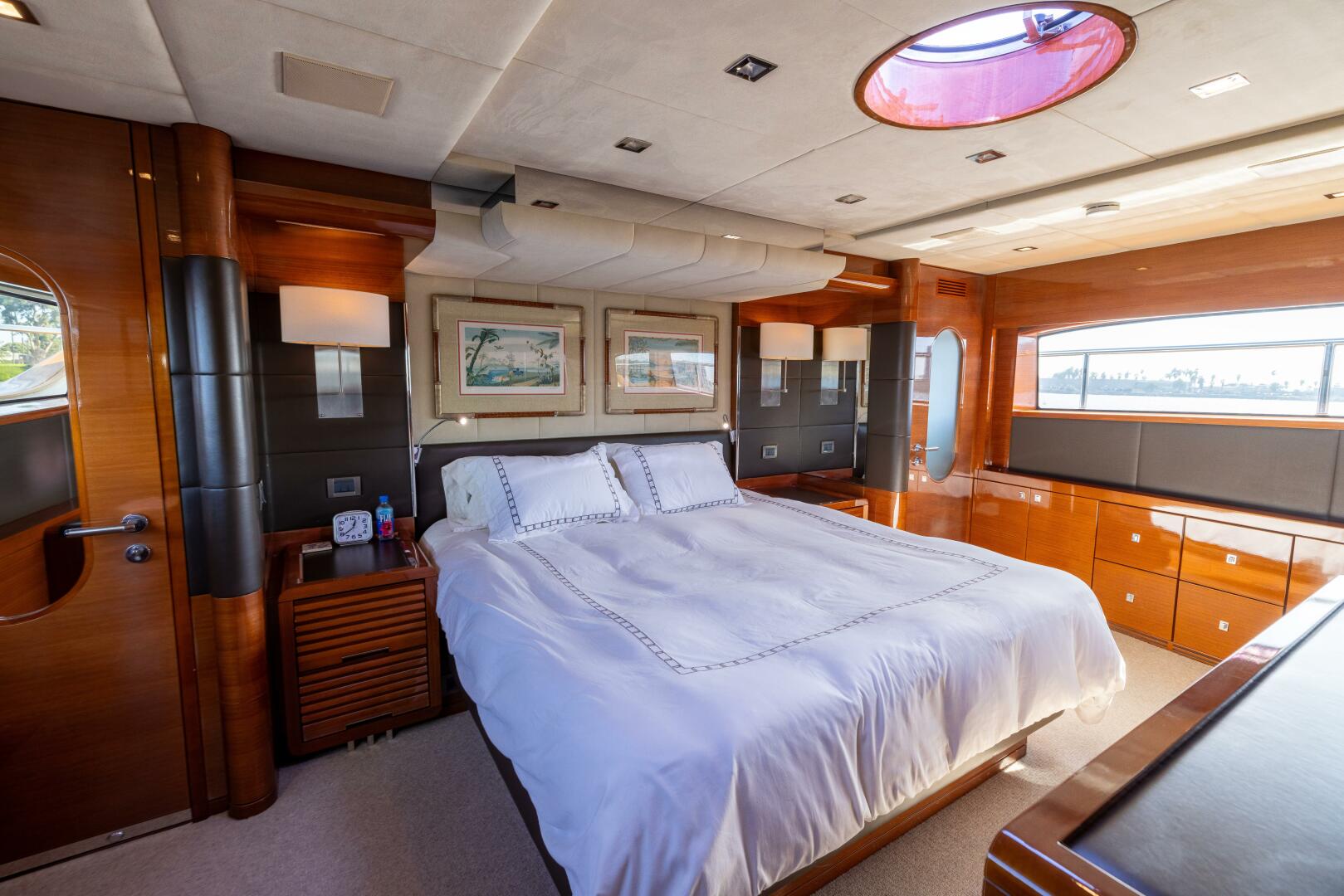 Slide: The Image of Benetti Legend 85 - 5064086