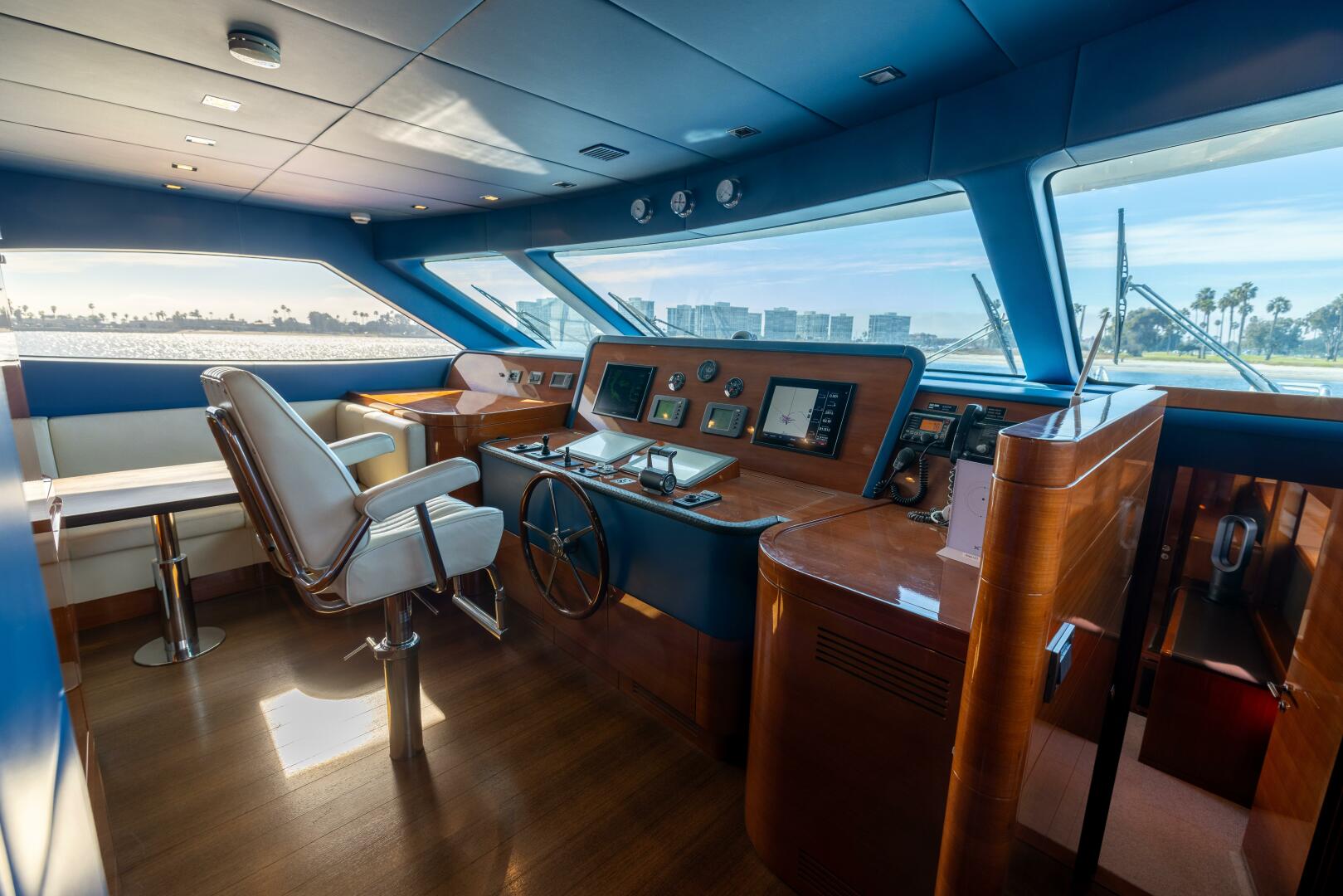 Slide: The Image of Benetti Legend 85 - 5064106