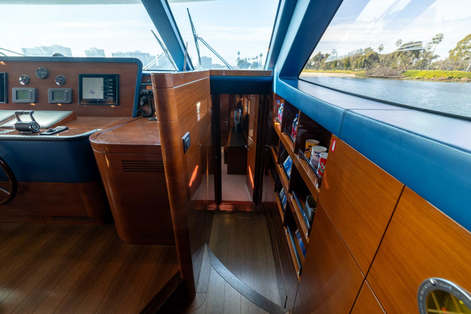 Slide: The Image of Benetti Legend 85 - 5064107