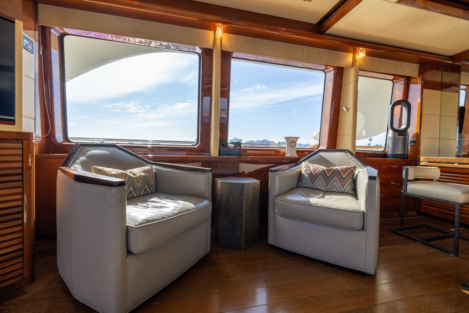 Slide: The Image of Benetti Legend 85 - 5064125