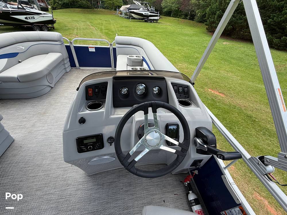 Slide: The Image of Bennington 20SVL 2024 - 15579957