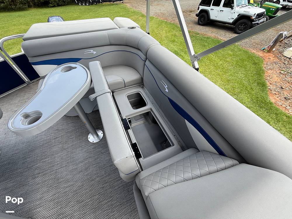 Slide: The Image of Bennington 20SVL 2024 - 15579958