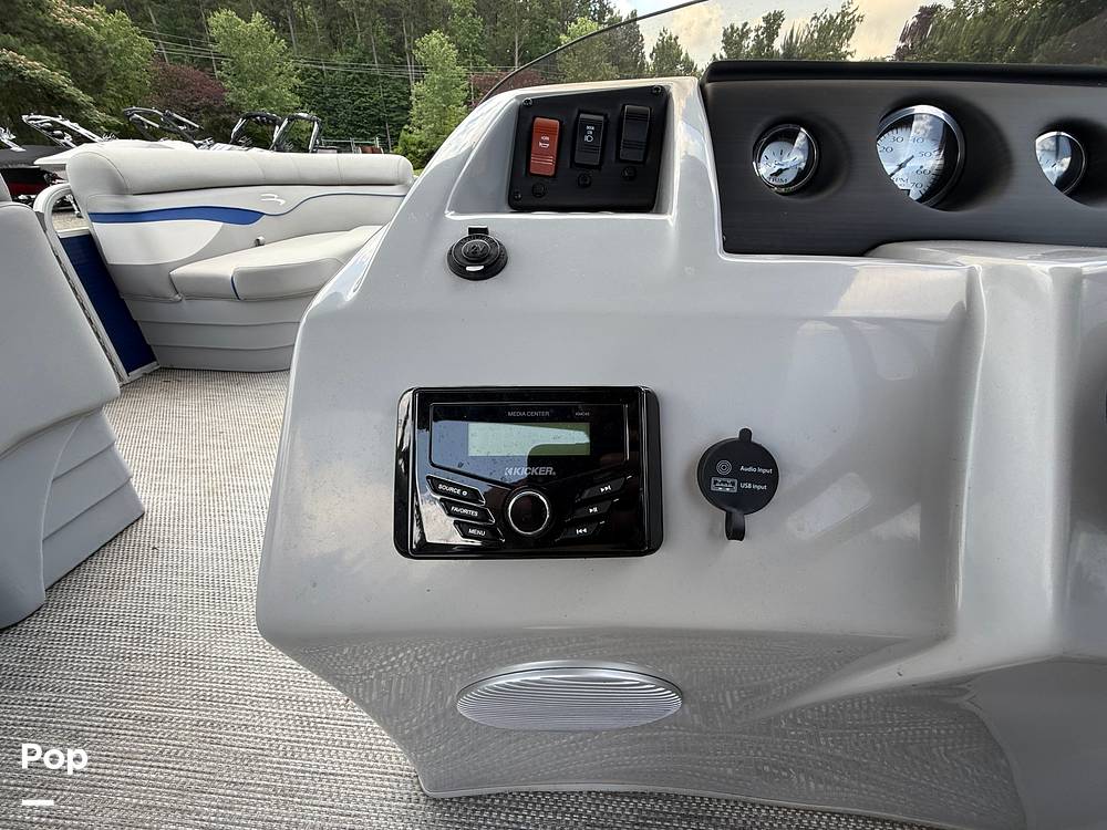 Slide: The Image of Bennington 20SVL 2024 - 15579960