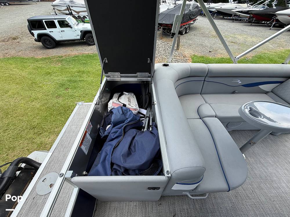 Slide: The Image of Bennington 20SVL 2024 - 15579961