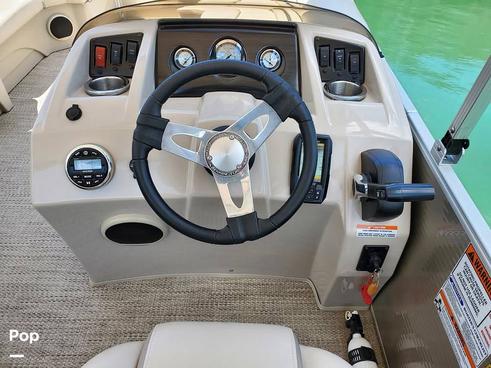 Slide: The Image of Garmin... Striker Plus 4 - 62