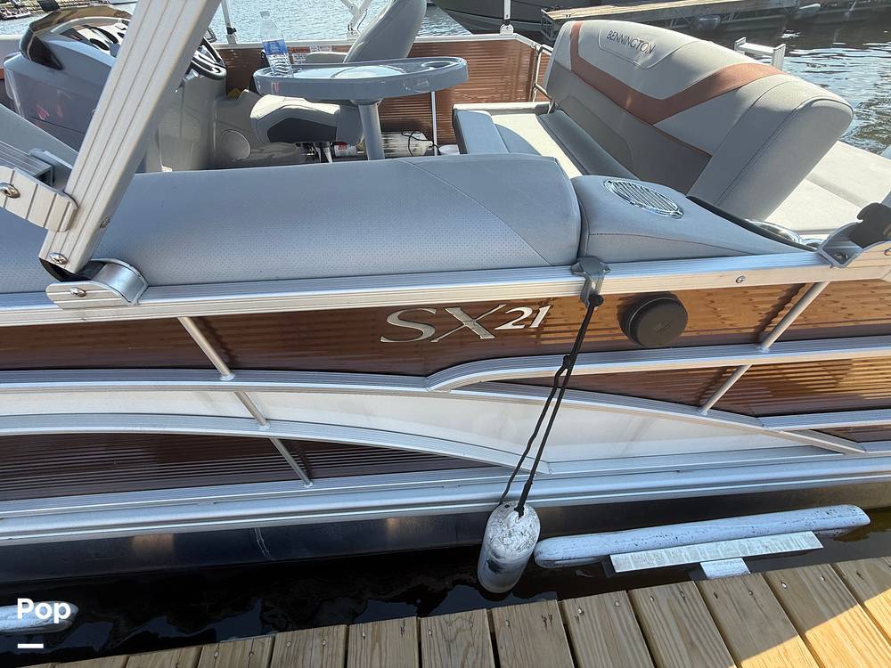 Slide: The Image of Bennington 21 SSBX 2022 - 15637073