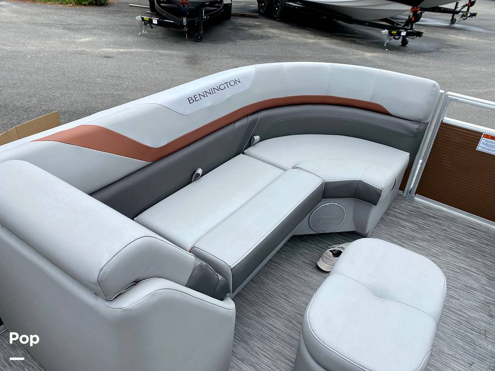 Slide: The Image of Bennington 21 SSBX 2022 - 15637081