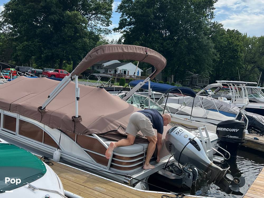 Slide: The Image of Bennington 21 SSBX 2022 - 15637082