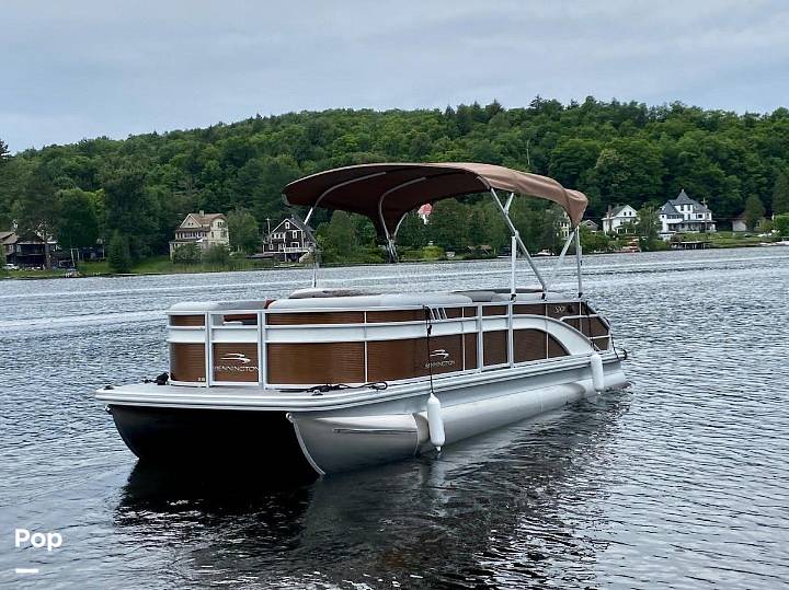 Slide: The Image of Bennington 21 SSBX 2022 - 15637116