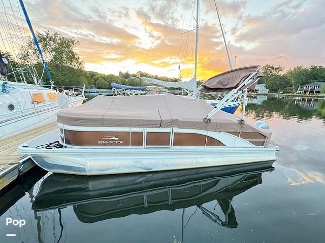 Slide: The Image of Bennington 21 SSBX 2022 - 15856470