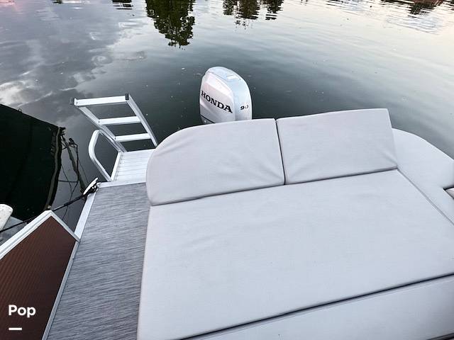 Slide: The Image of Bennington 21 SSBX 2022 - 15856478