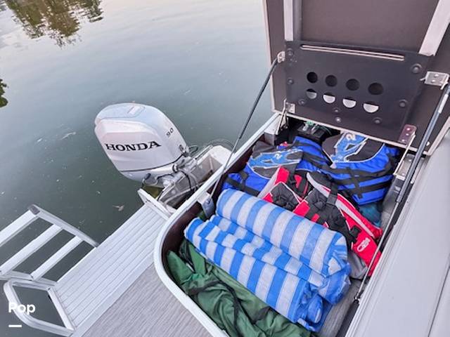 Slide: The Image of Bennington 21 SSBX 2022 - 15856480