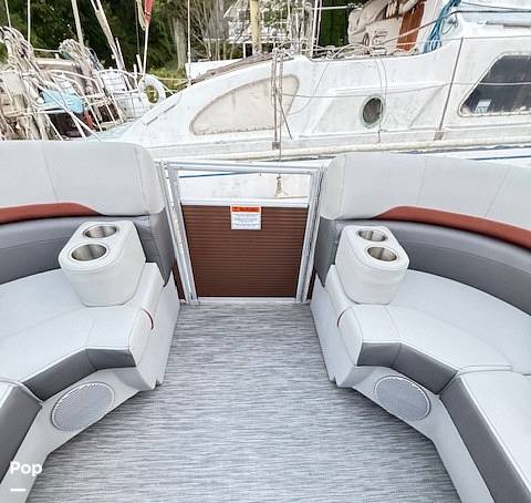 Slide: The Image of Bennington 21 SSBX 2022 - 15856486