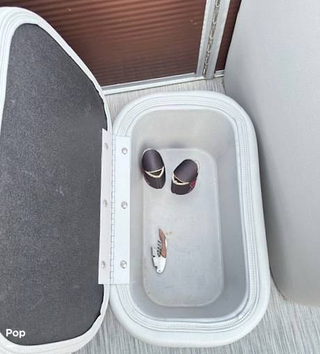 Slide: The Image of Bennington 21 SSBX 2022 - 15856488