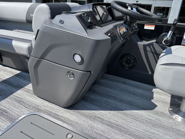 Slide: The Image of Bennington 22 SSR Sport / Yamaha Vmax SHO 200 HP 2026 - 16