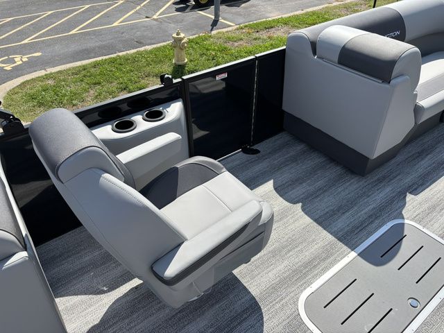 Slide: The Image of Bennington 22 SSR Sport / Yamaha Vmax SHO 200 HP 2026 - 25