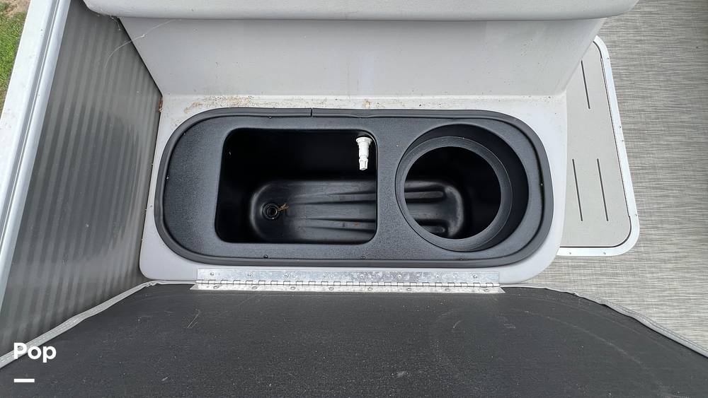 Slide: The Image of Bennington 22 SX Fish 2020 - 15311121