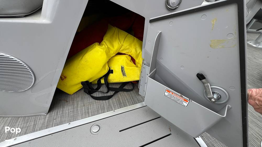 Slide: The Image of Bennington 22 SX Fish 2020 - 15311123