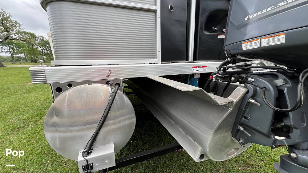 Slide: The Image of Bennington 22 SX Fish 2020 - 15311168