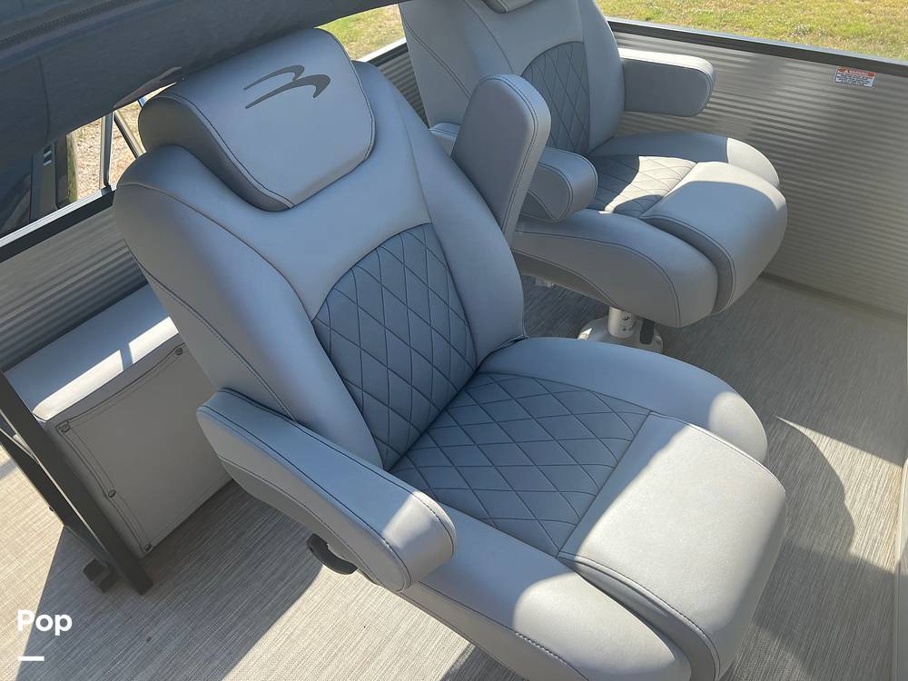 Slide: The Image of Cockpit Seating - 11408397