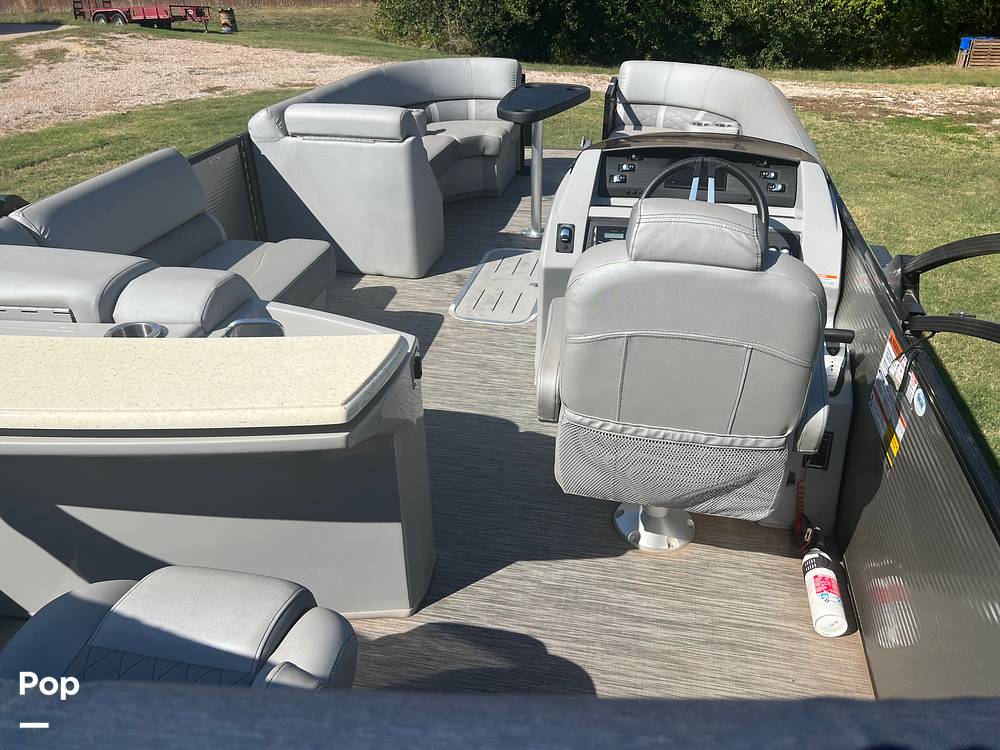 Slide: The Image of Cockpit Seating - 11408395