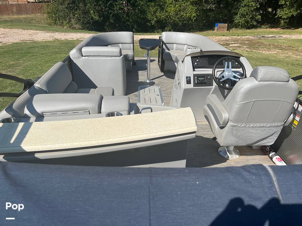 Slide: The Image of Cockpit Seating - 11408394