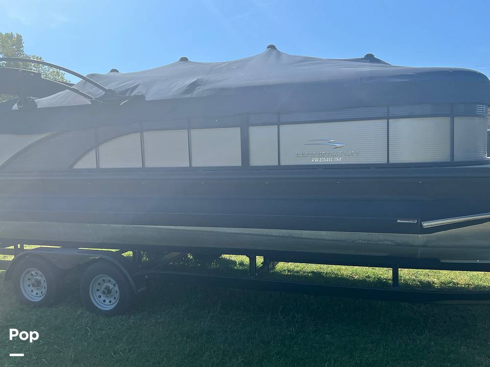 Slide: The Image of Left Side Of The Boat - 11408368