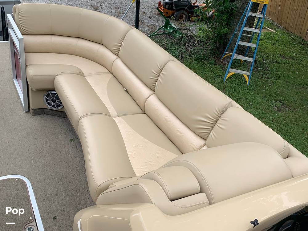 Slide: The Image of Bennington 2575QCW 2015 - 15680576