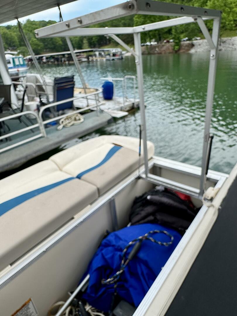 Slide: The Image of Bennington 257L Pontoon Boat 2002 - 5302155