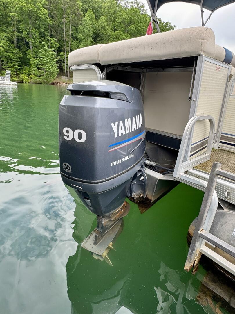 Slide: The Image of Bennington 257L Pontoon Boat 2002 - 5302159